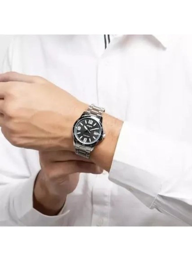 كاسيو Analog Men’s Watch MTP‑V004D‑1B2UDF, 47  mm Black Dial, Silver Stainless Steel Bracelet, 30 m WR - Image 2